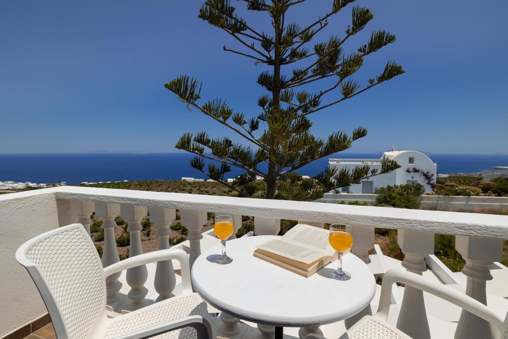 Happening Guest house Imerovigli (Santorini)